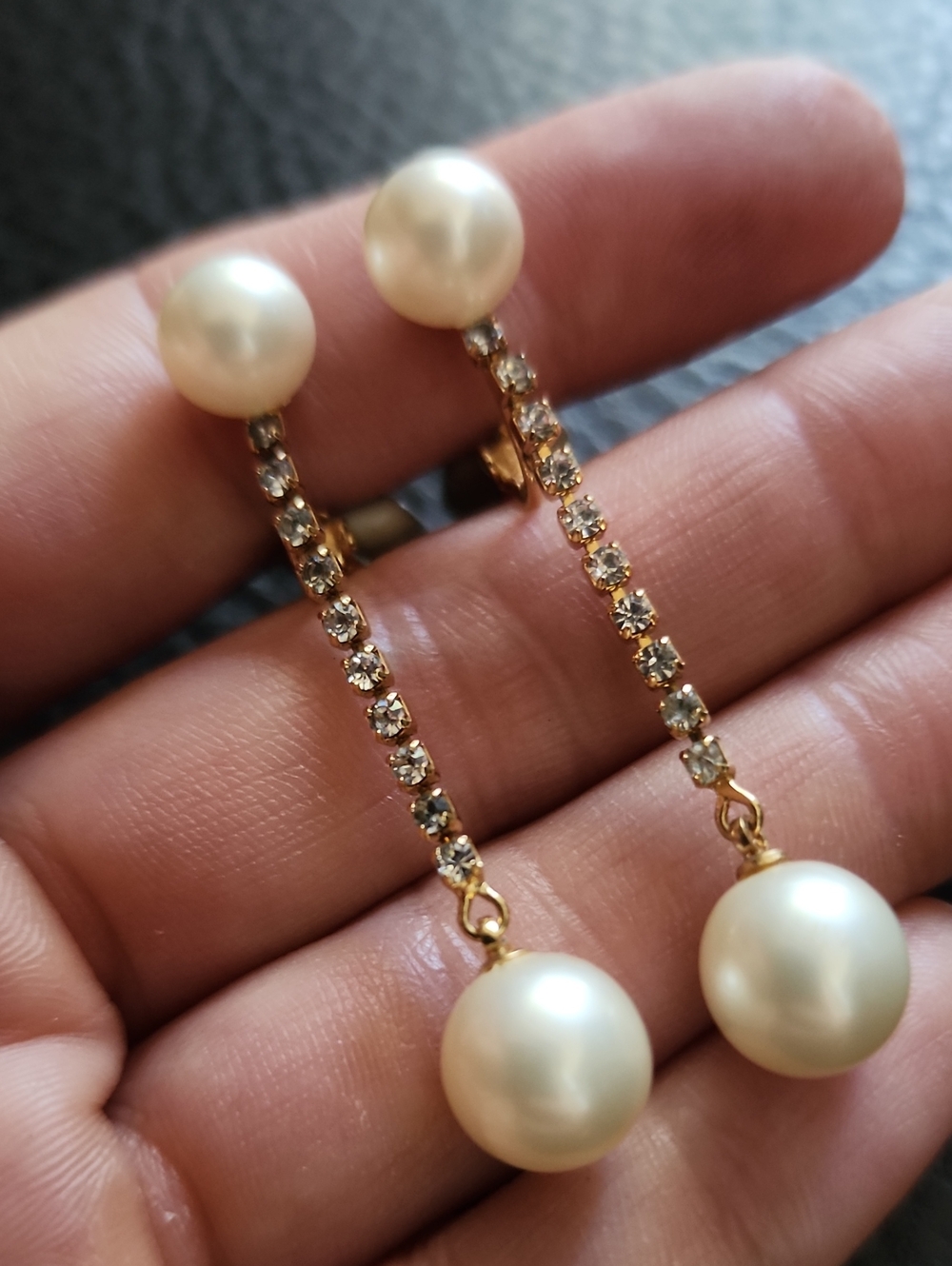 VTG Ciner Pearl and Crystal Drop Clip Earrings - Gold Tone